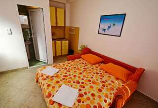 Апартаменты Kjara Apartments Тиват Номер-студио с видом на сад-8